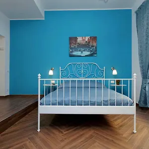 Domus Ponte Milvio Roma